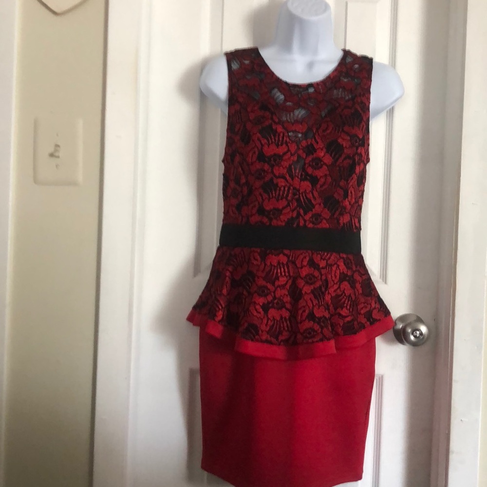 Red and black lace top cocktail dress - Picture 3 of 5